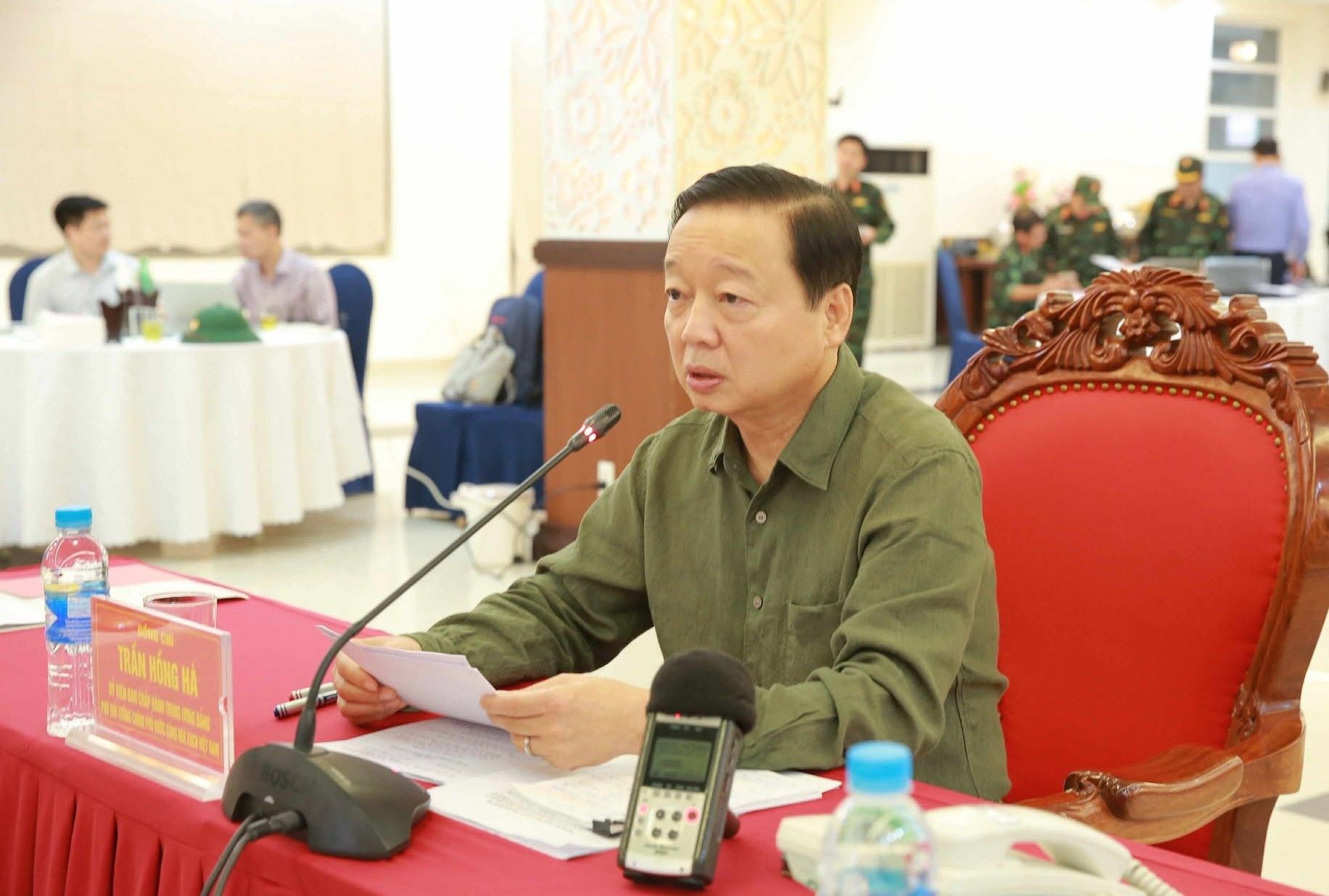Phó Thủ tướng: Huy động quân đội, công an khẩn trương khắc phục ảnh hưởng bão số 5