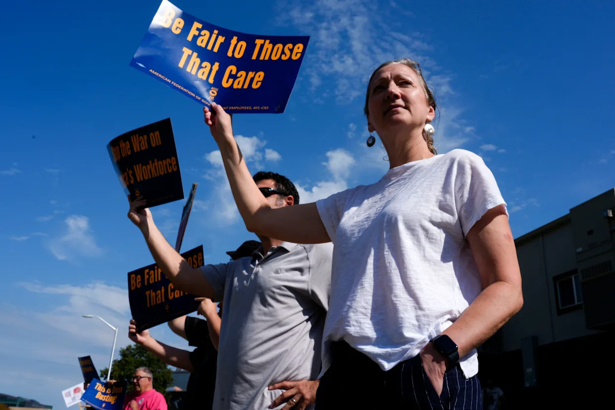 'Save Our VA' rally in Iowa City demands end to hiring freeze, defends union rights
