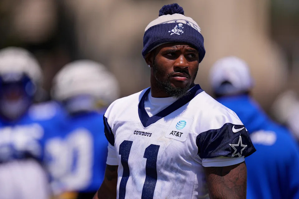 Will Dallas Cowboys defensive end Micah Parsons reach a contract agreement with the team before Week 1? (AP Photo/Mark J. Terrill)