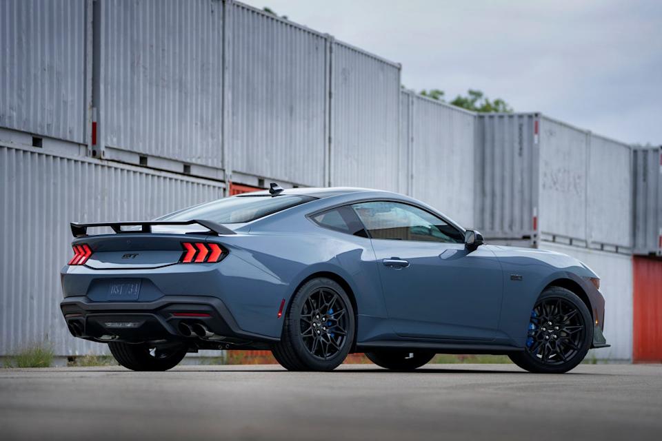 2024 ford mustang