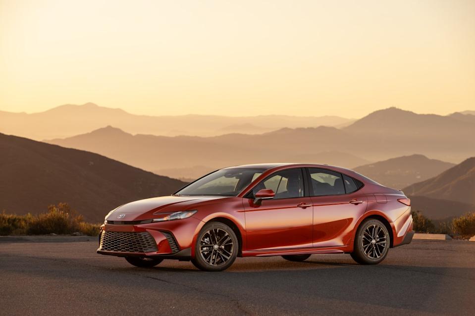 2025 Toyota Camry SE AWDToyota