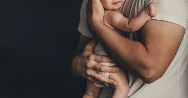 Hombre de 29 años que recién se había convertido en papá muere un día después de recibir este diagnóstico