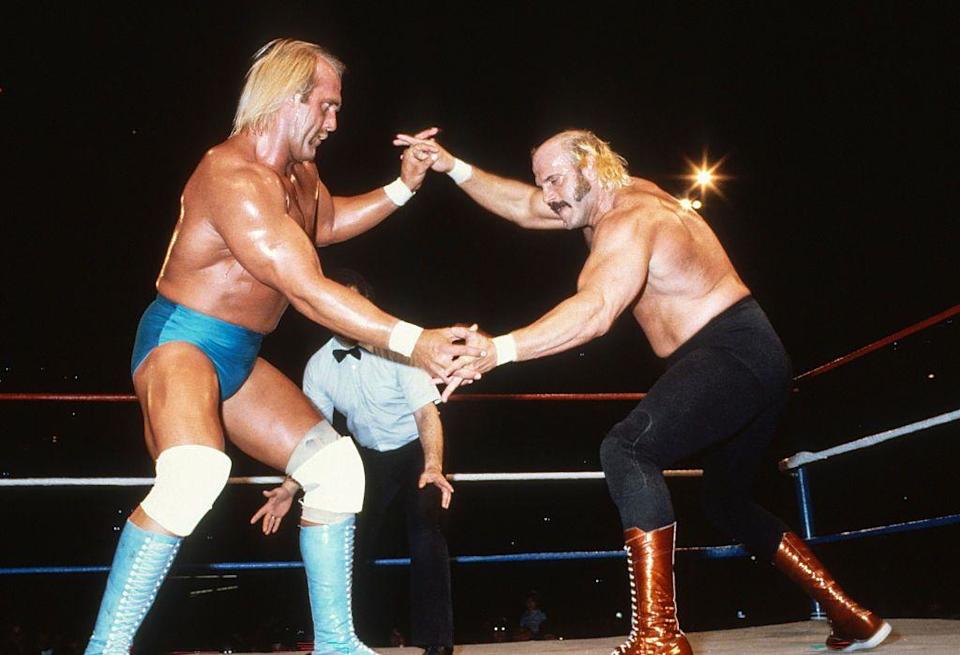 Hulk Hogan se enfrenta a Jesse Ventura