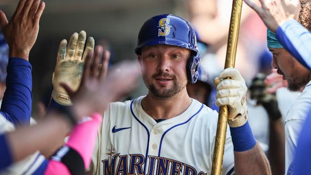 Cal Raleigh ties, then breaks Salvador Perez's record for most home runs in a season by a catcher