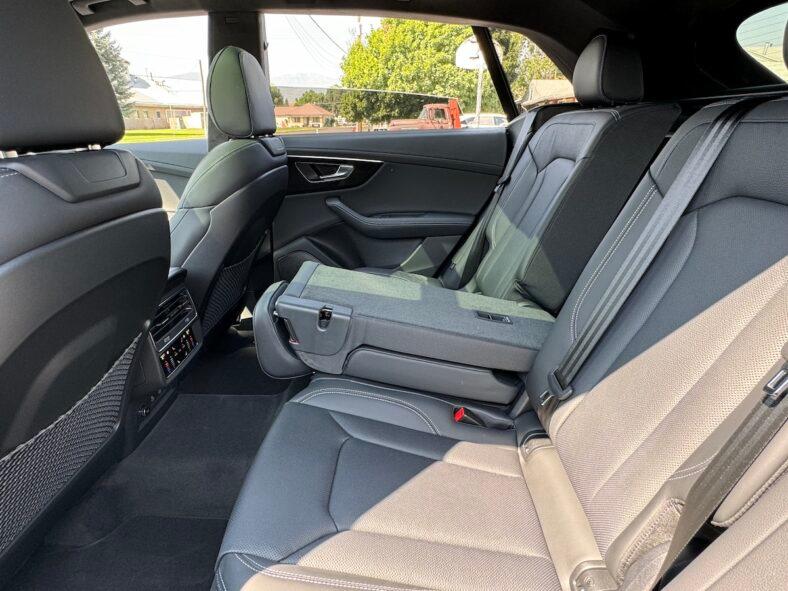 Rear seats in the Audi Q8