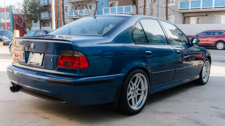 2003 BMW 540i M Sport rear three-quarter image