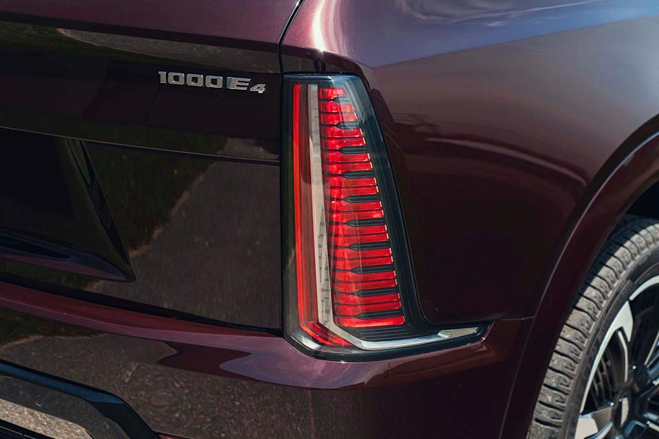 2025 cadillac escalade iq
