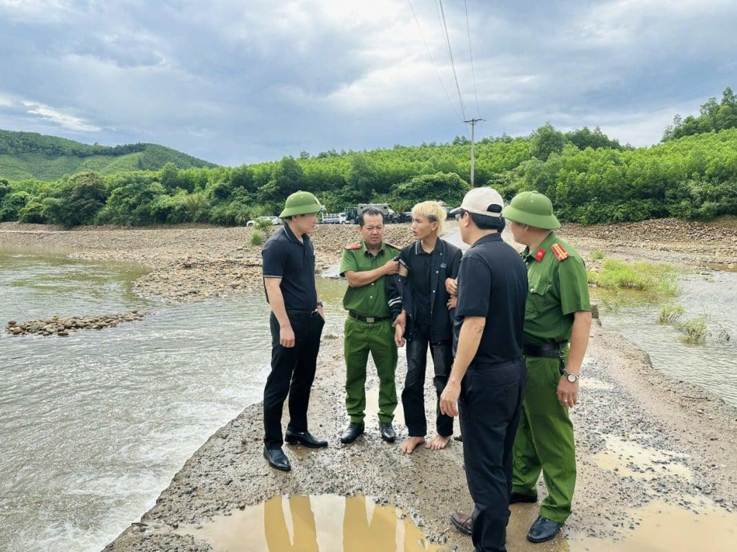 Bắt tạm giam kẻ nổ súng bắn chết người lạ rồi về nhà ngủ