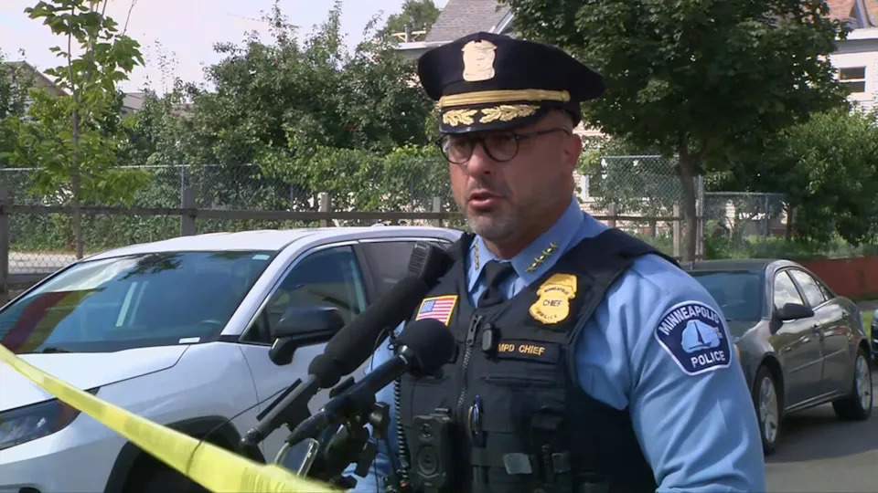 1 dead, 6 injured after gunman opens fire on sidewalk: 'Sickening and unacceptable'