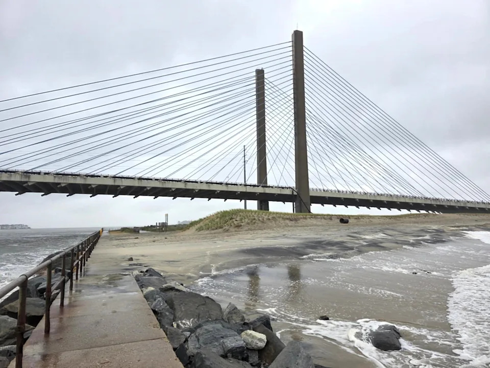 Delaware beaches close to swimmers again due to rough surf, rip rides from Hurricane Erin