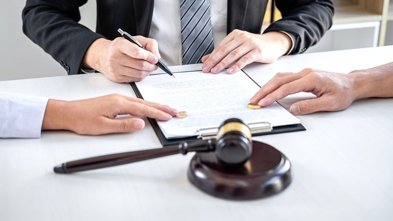 Nên chuyển nhượng quyền sở hữu tài sản trước hay sau ly hôn thuận tình?
