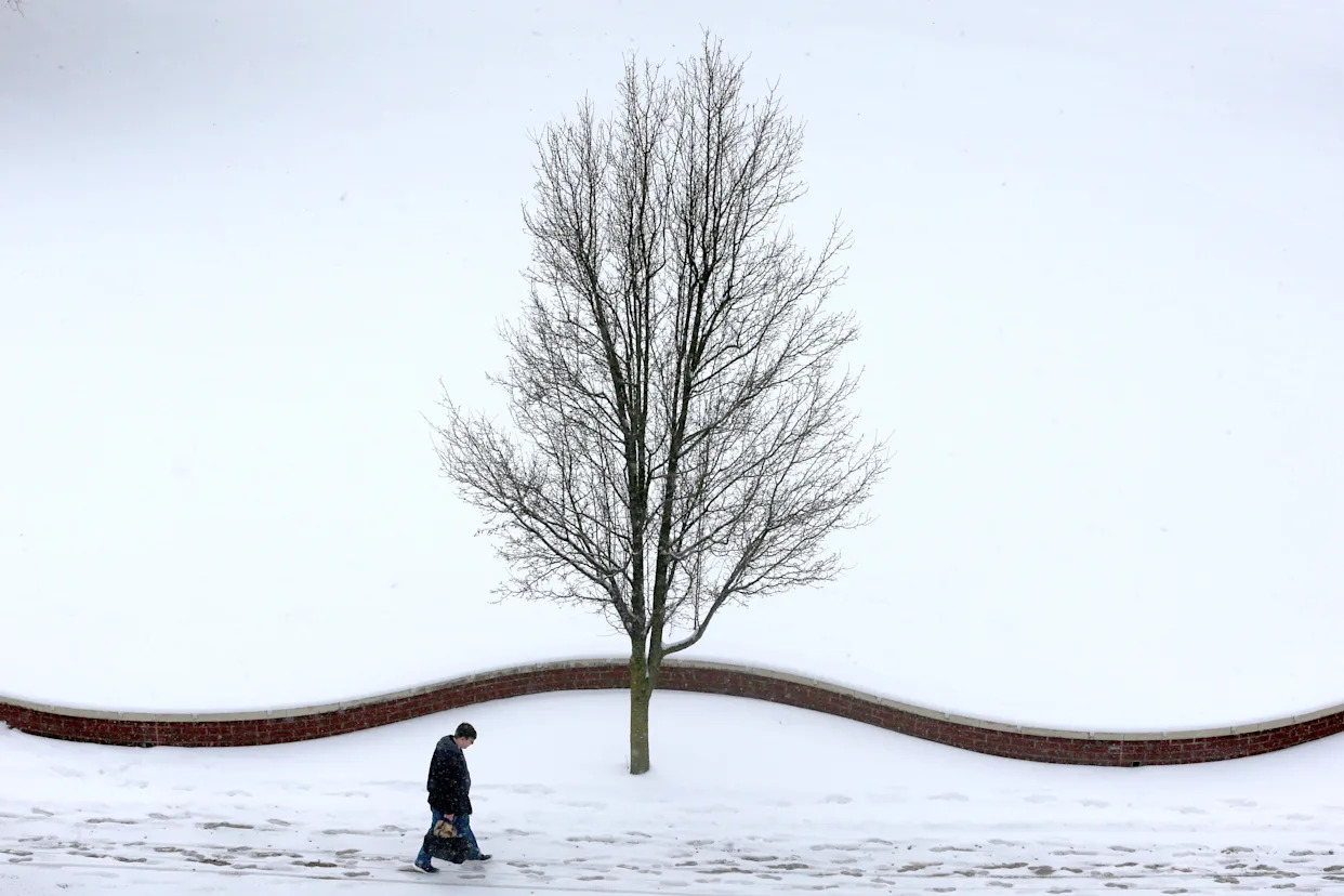 Old Farmer's Almanac winter 2025 predictions: How cold will it get in Northeast Ohio?