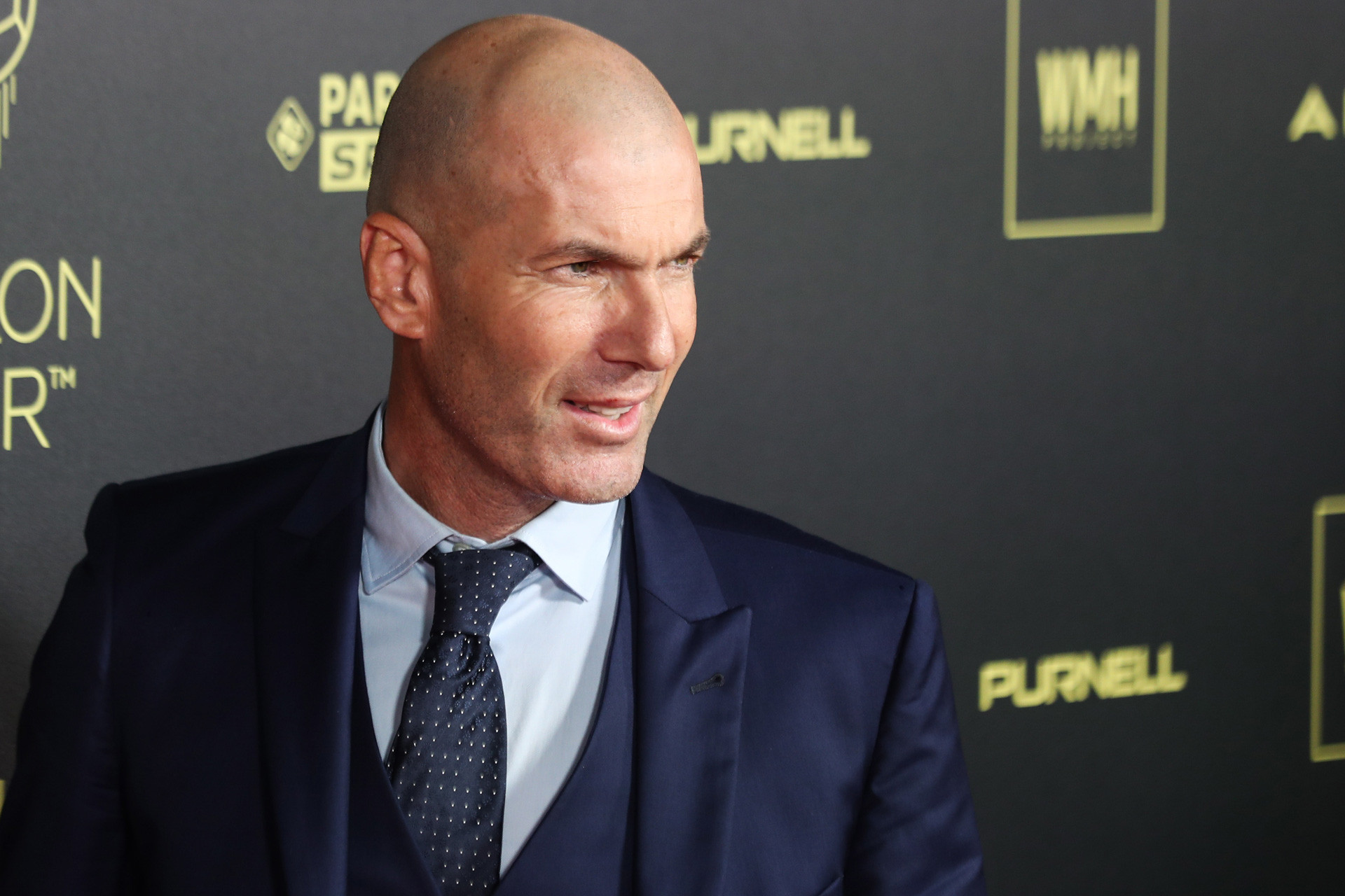 Tin tức về chuyển nhượng 29/8: MU liên hệ Zidane, Tottenham lấy Xavi Simons