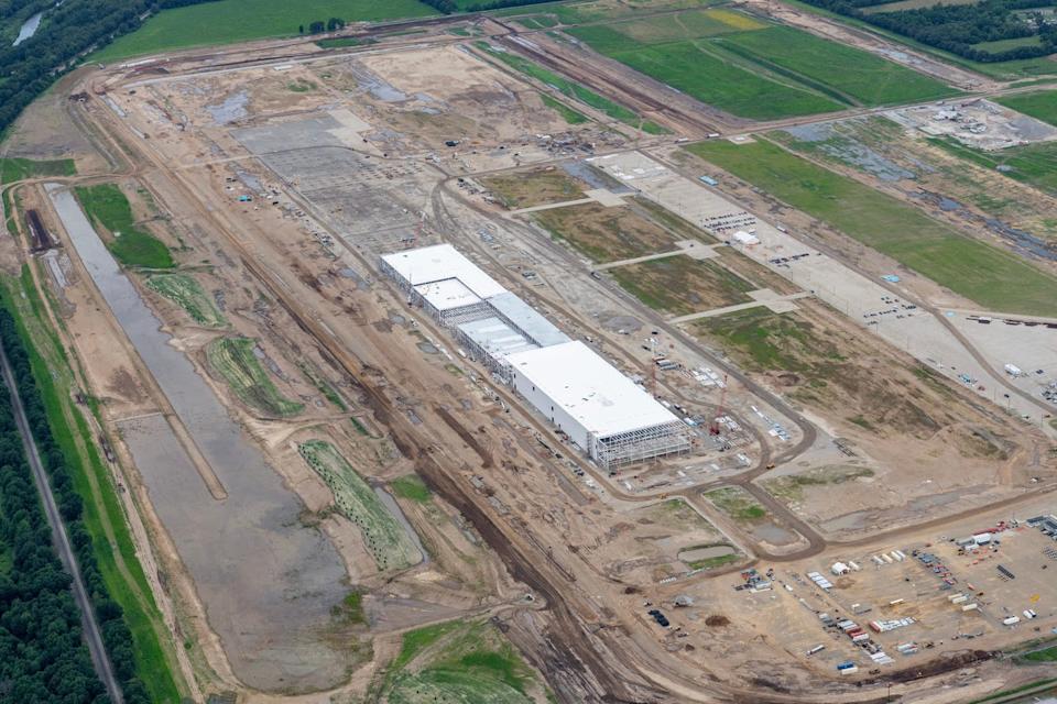 ford blueoval battery park in michigan under construction