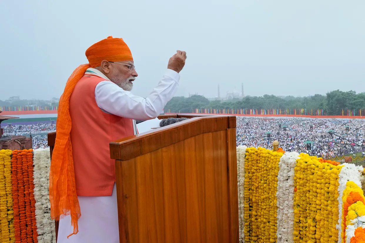 On India's Independence Day, Modi vows to punish Pakistan for future attacks