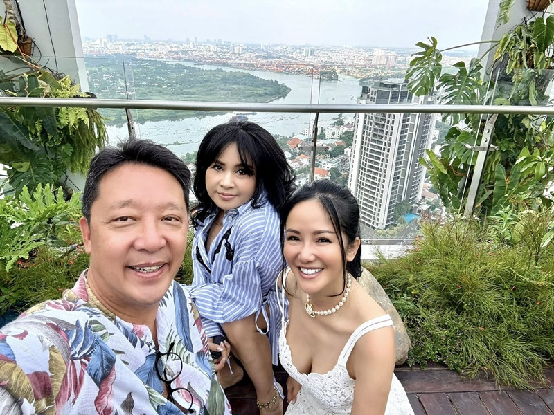 MC Mai Ngọc tự hào khoe con trai, Tự Long làm thơ mừng sinh nhật Cục trưởng Xuân Bắc