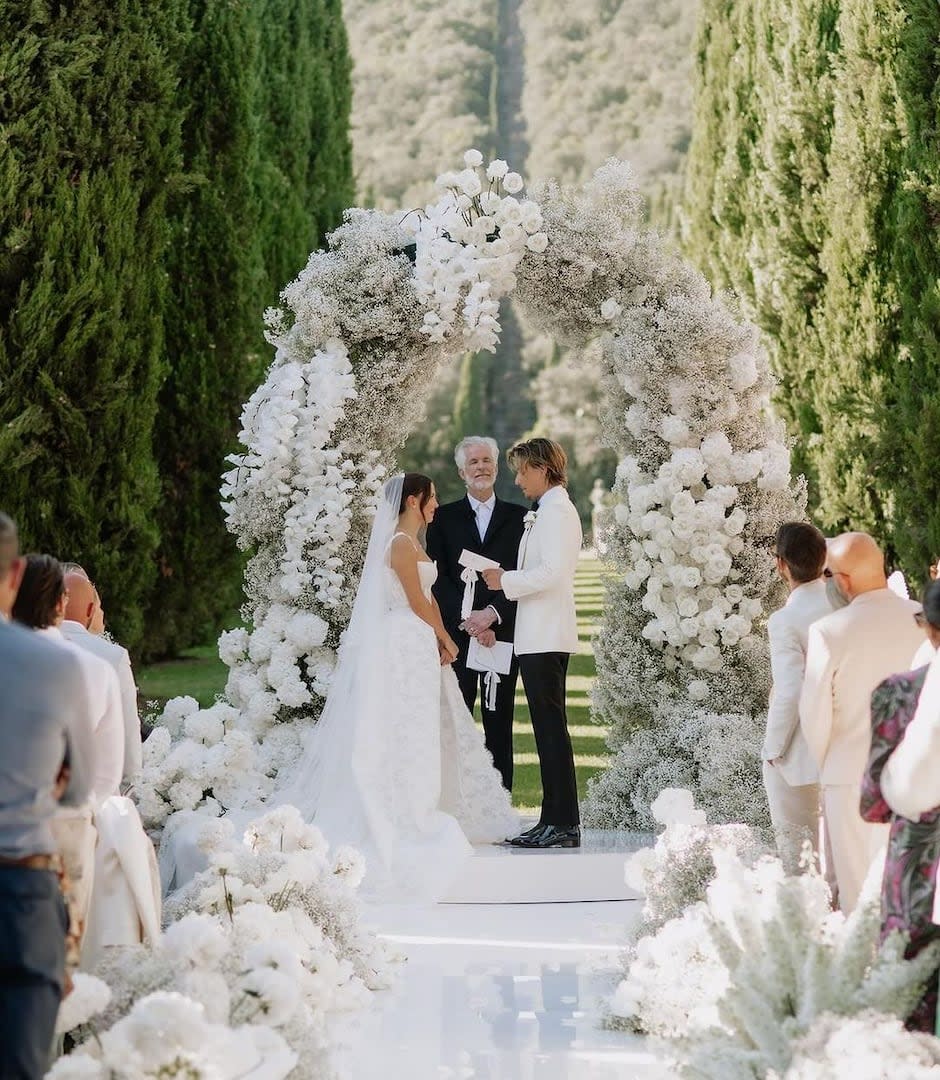 El actor de Stranger Things, Matthew Modine fue quien ofició la boda de la pareja, que tuvo lugar en Italia (Foto: Instagram @divinedayphotography)