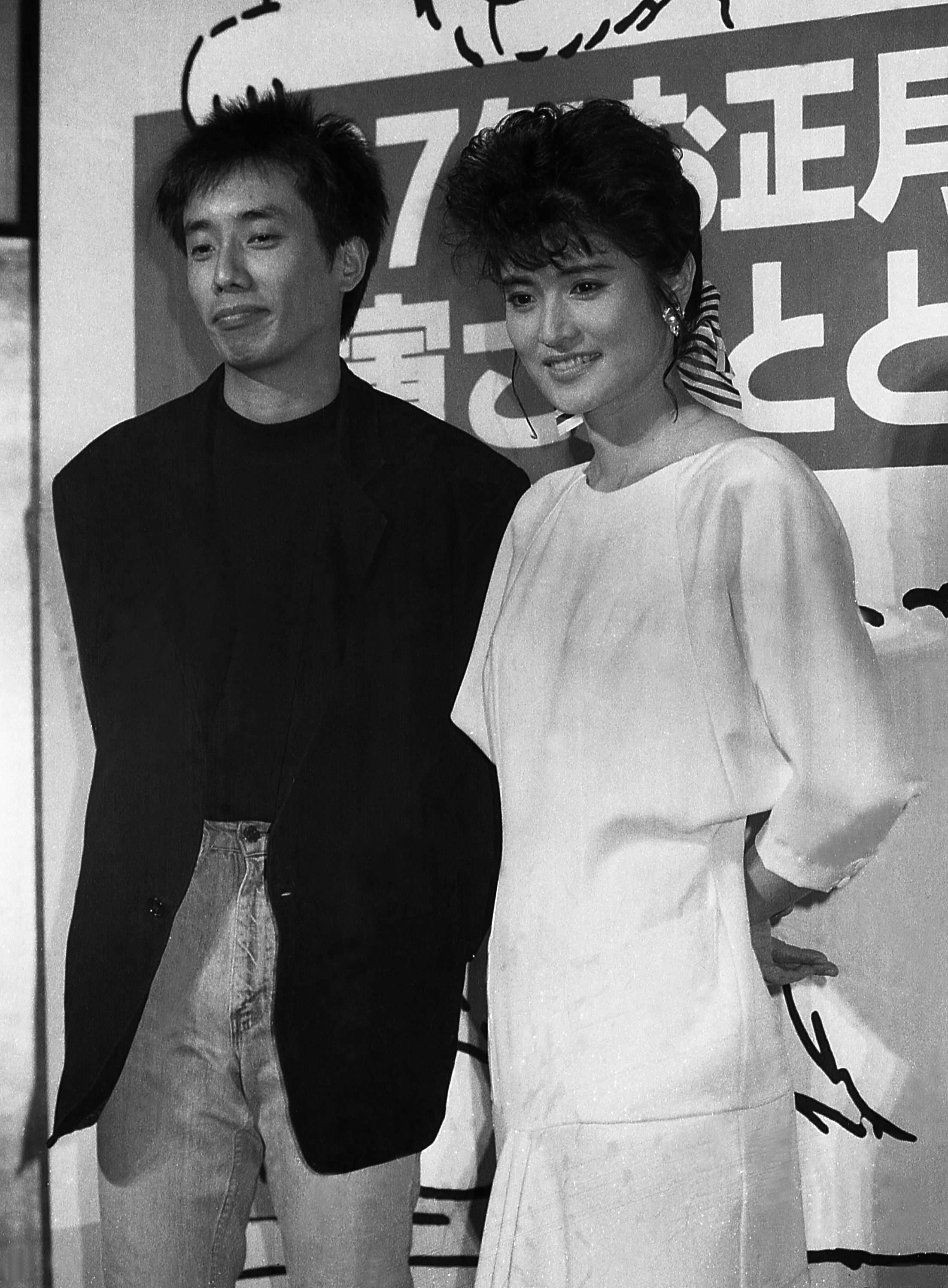 《別居騒動勃発》長渕剛の妻・志穂美悦子が事務所役員を退いていた！ 20代女性が長渕と鹿児島同行