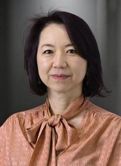 「週刊新潮」コラムに抗議の作家・深沢潮さん 出版契約を解消へ