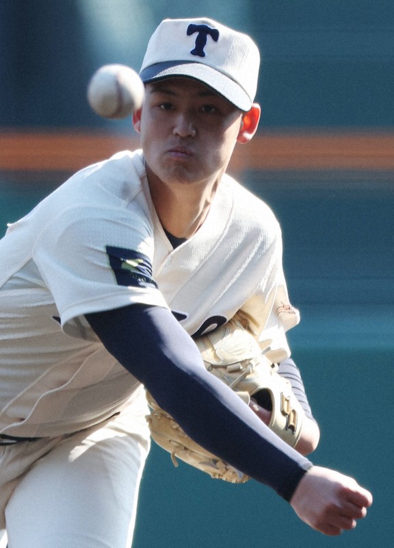 【東洋大姫路－壱岐】センバツで登板した東洋大姫路の阪下投手＝阪神甲子園球場で2025年3月20日、金澤稔撮影