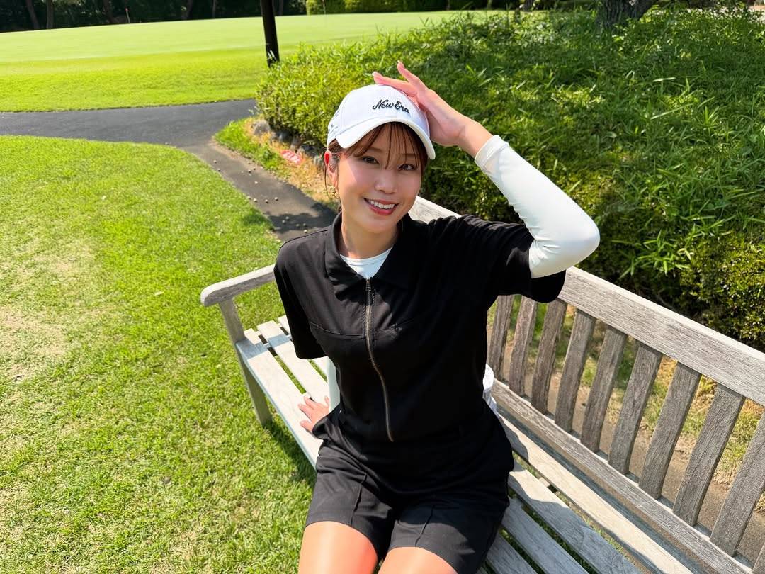 野球女子がゴルフ女子に！〝神スイング〟29歳稲村亜美の最新ショットに反響「バチバチだけど…」「コーデ超かわちい」