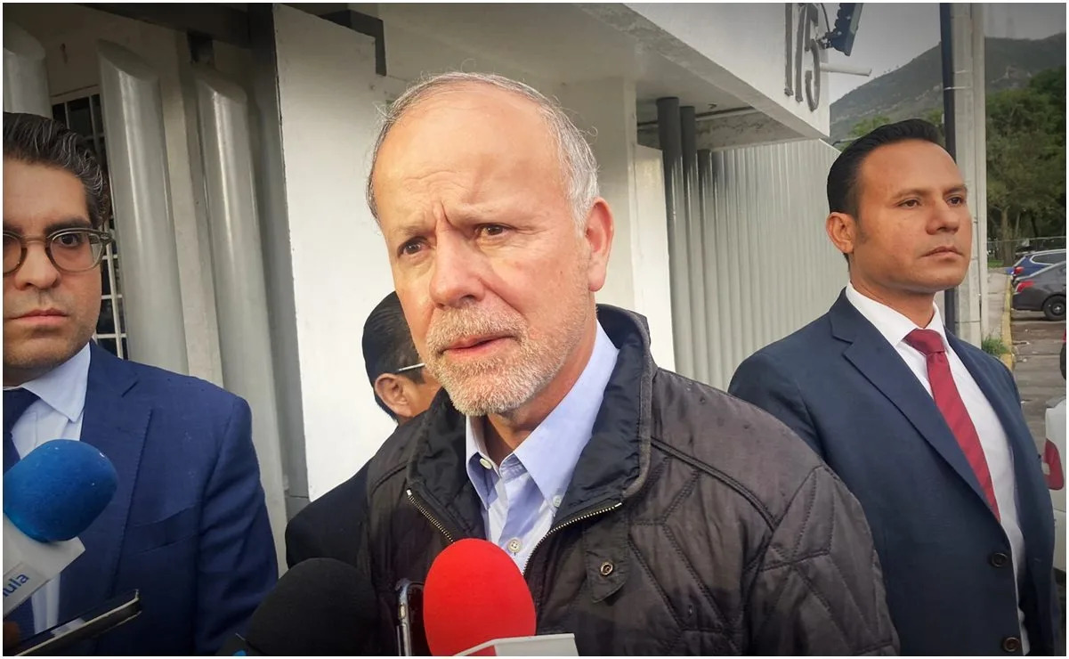 Ciro Gómez Leyva reclama a Noroña que le "cobre" condena a atentado