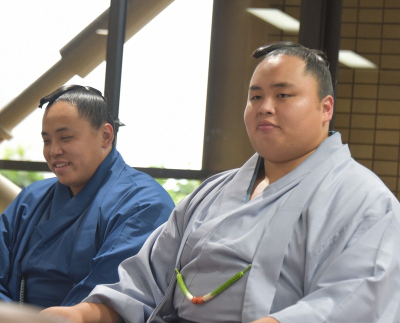 「今も不思議」琴勝峰が故郷で優勝報告　好きな四字熟語「寿司焼肉」