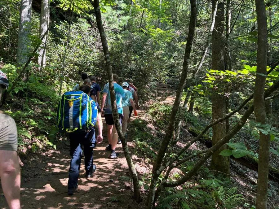 Kentucky rescue crews carry injured hiker to safety at Red River Gorge