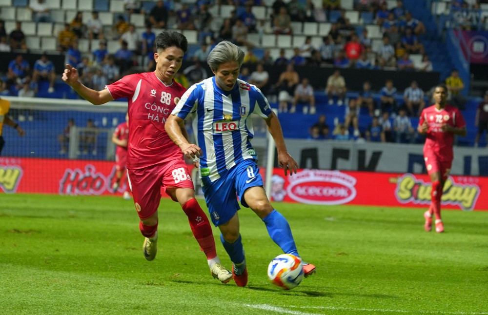 CAHN thua khó tin trên đất Thái Lan