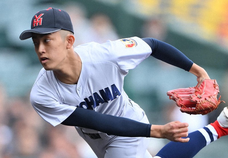 横浜の織田翔希＝阪神甲子園球場で2025年3月28日、渡部直樹撮影