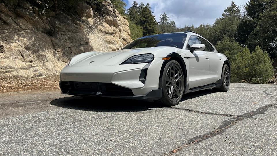porsche taycan turbo s cross turismo