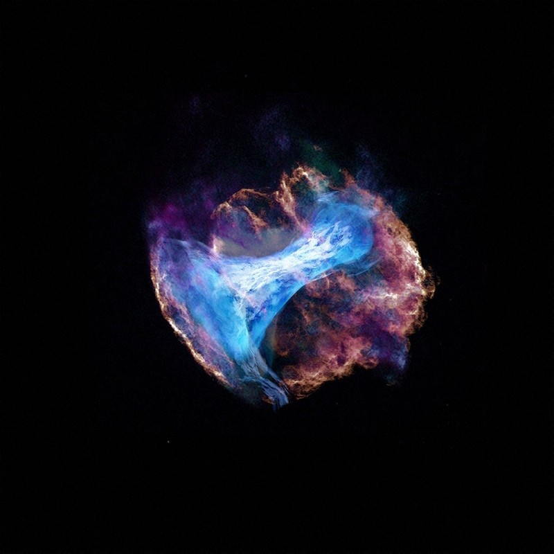 観測結果を基に作成された超新星爆発の残骸「W49B」の想像図。青い部分が高温ガスで鼓状の構造をしている＝JAXA提供