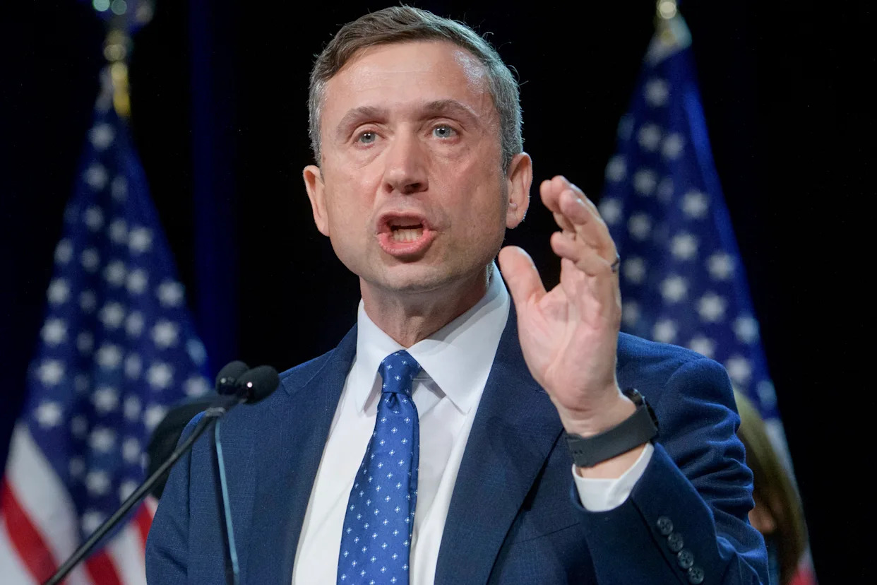 'No magic fixes' for Democrats as party confronts internal and fundraising struggles