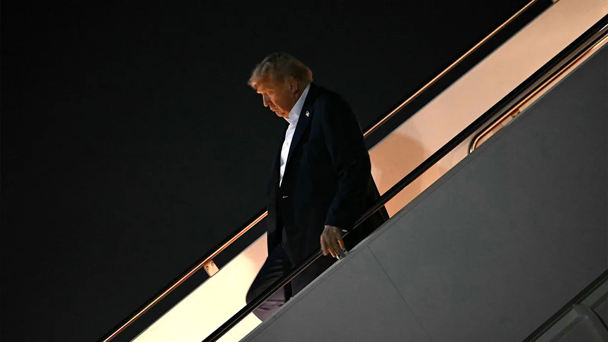 Trump Has No Cards