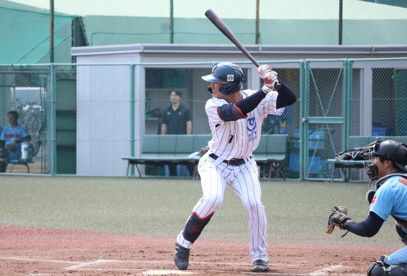 打席に立つNTT西日本の天井一輝選手＝川崎市で2025年8月23日（NTT西日本硬式野球部提供）