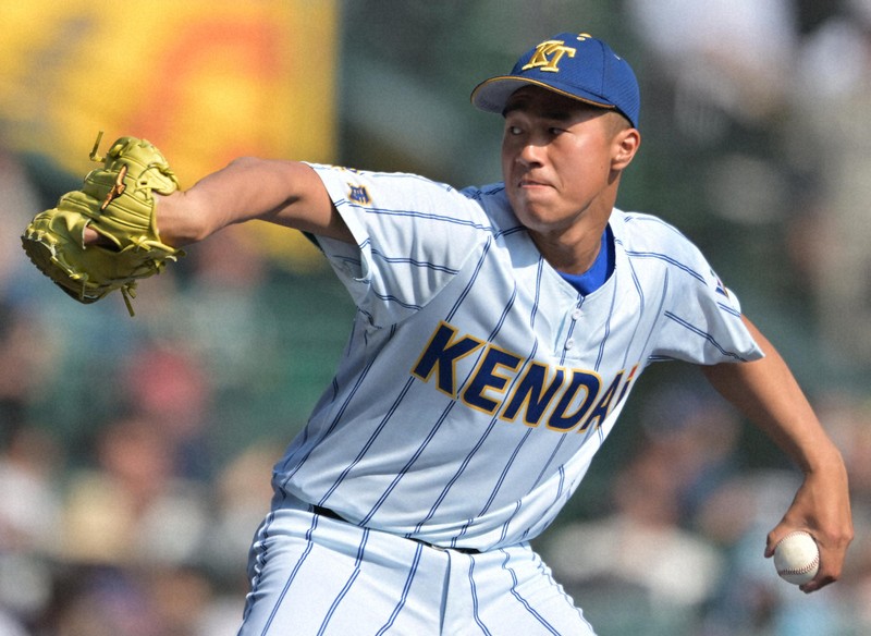 選抜高校野球の準決勝までの4試合中3試合で先発した健大高崎の下重賢慎＝阪神甲子園球場で2025年3月23日、渡部直樹撮影