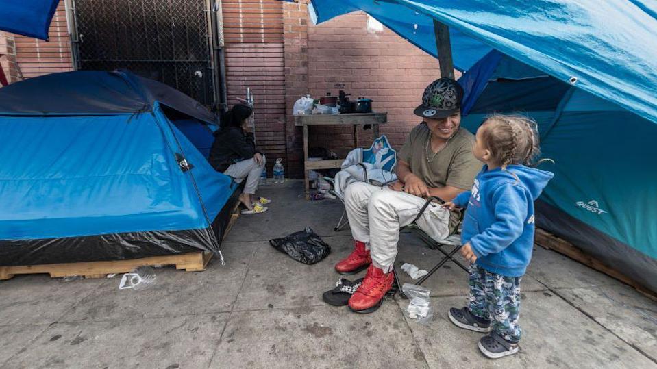 Por qué en EEUU, el país más rico del mundo, no para de aumentar el número de personas sin hogar