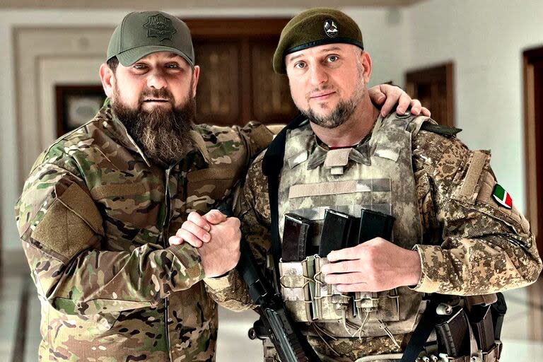 Ramzan Kadyrov junto a Apti Alaudinov