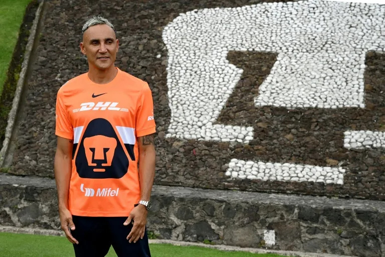 Costa Rica's goalkeeper Keylor Navas poses for a photo during his presentation as Pumas' new player at La Cantera sports complex in Mexico City on July 24, 2025. (Yuri CORTEZ)