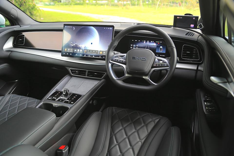 Steering wheel in BYD's Sealion 7.