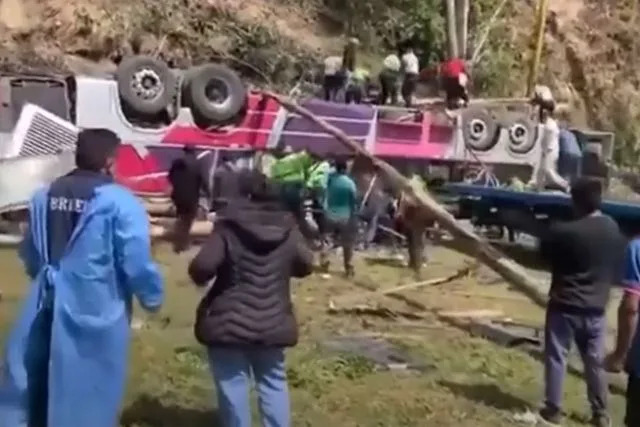 10 News/Youtube Bus crash in Peru on July 25 kills at least 18 people