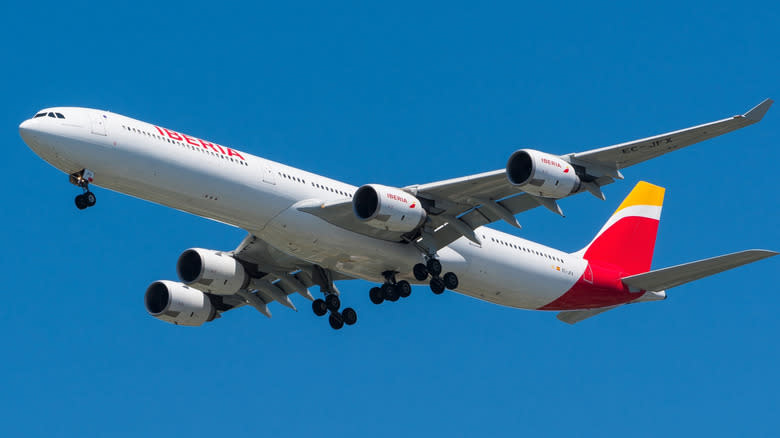Why Does The Airbus A340 Have Four Small Engines Instead Of Two Bigger Ones?