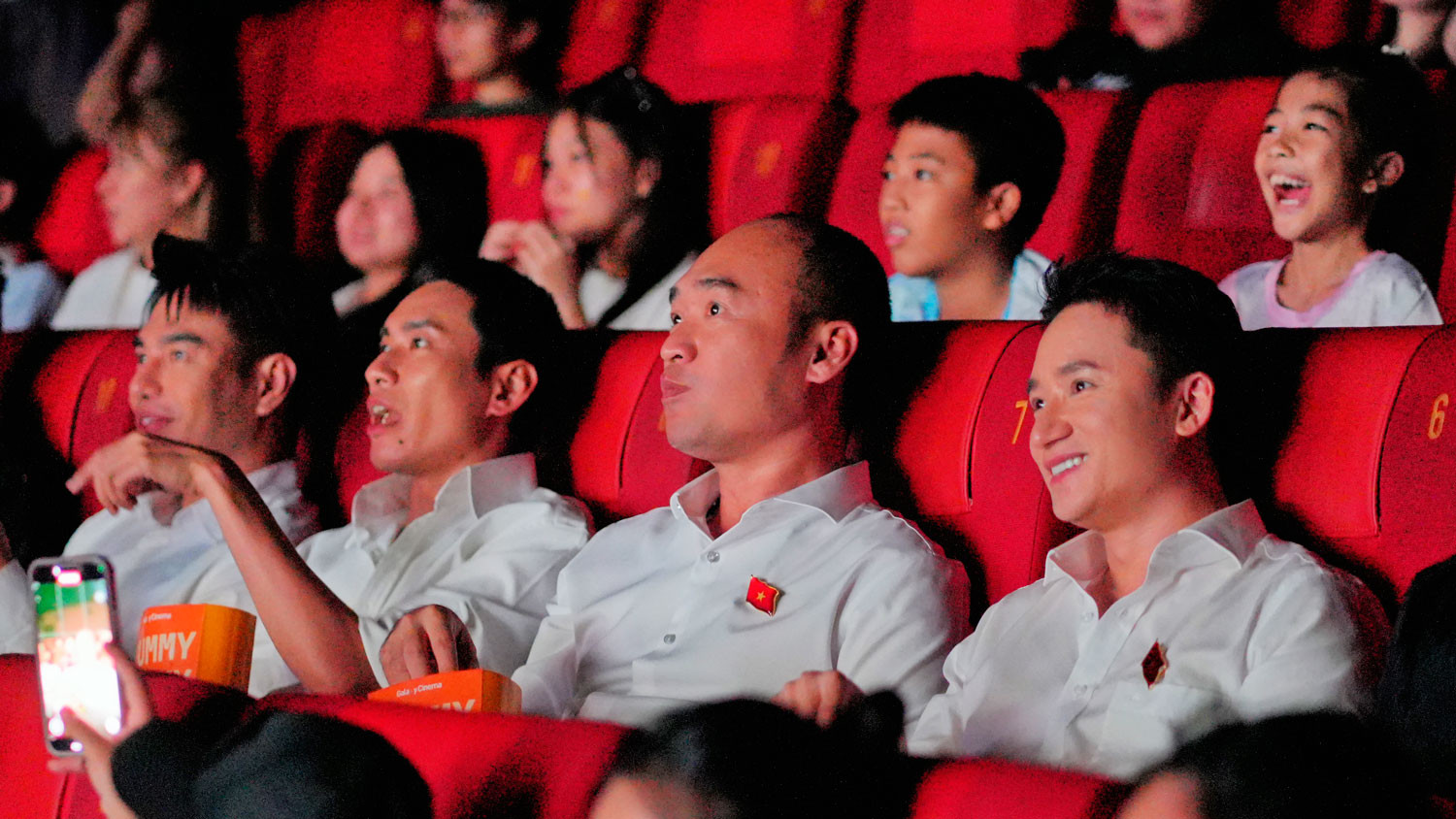 Một nghệ sĩ bị chấn thương, Lê Dương Bảo Lâm tiết lộ 'thần hộ mệnh' ở 'Chiến sĩ quả cảm'