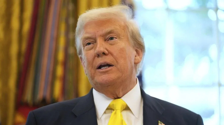 Trump signs order giving political appointees oversight of federal grants