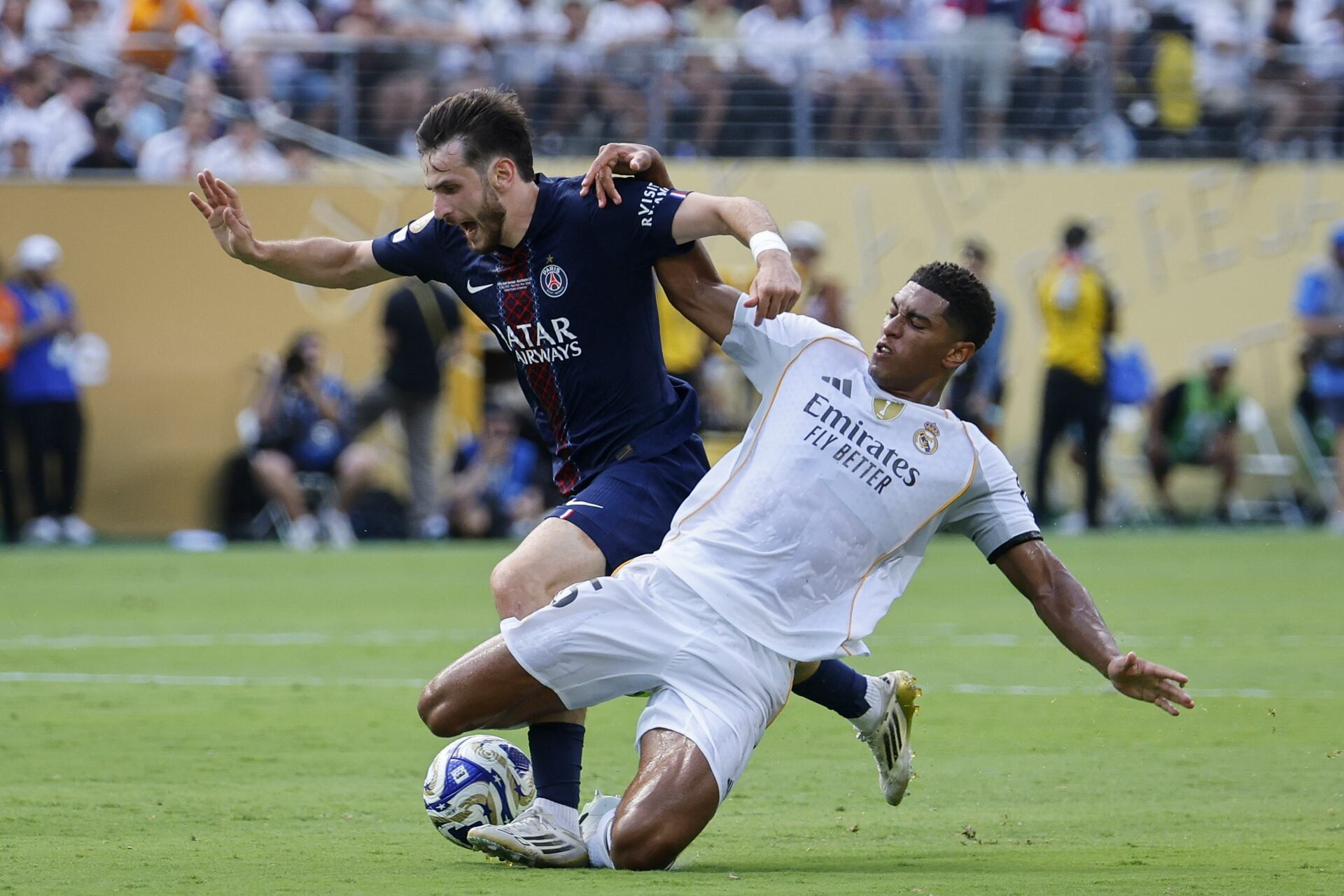 Real Madrid hội quân: Mâu thuẫn La Liga và rắc rối cho Xabi Alonso