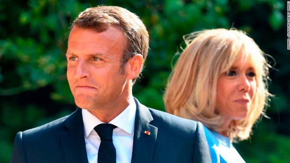 El presidente de Francia, Emmanuel Macron, y su esposa, Brigitte Macron. - cnn