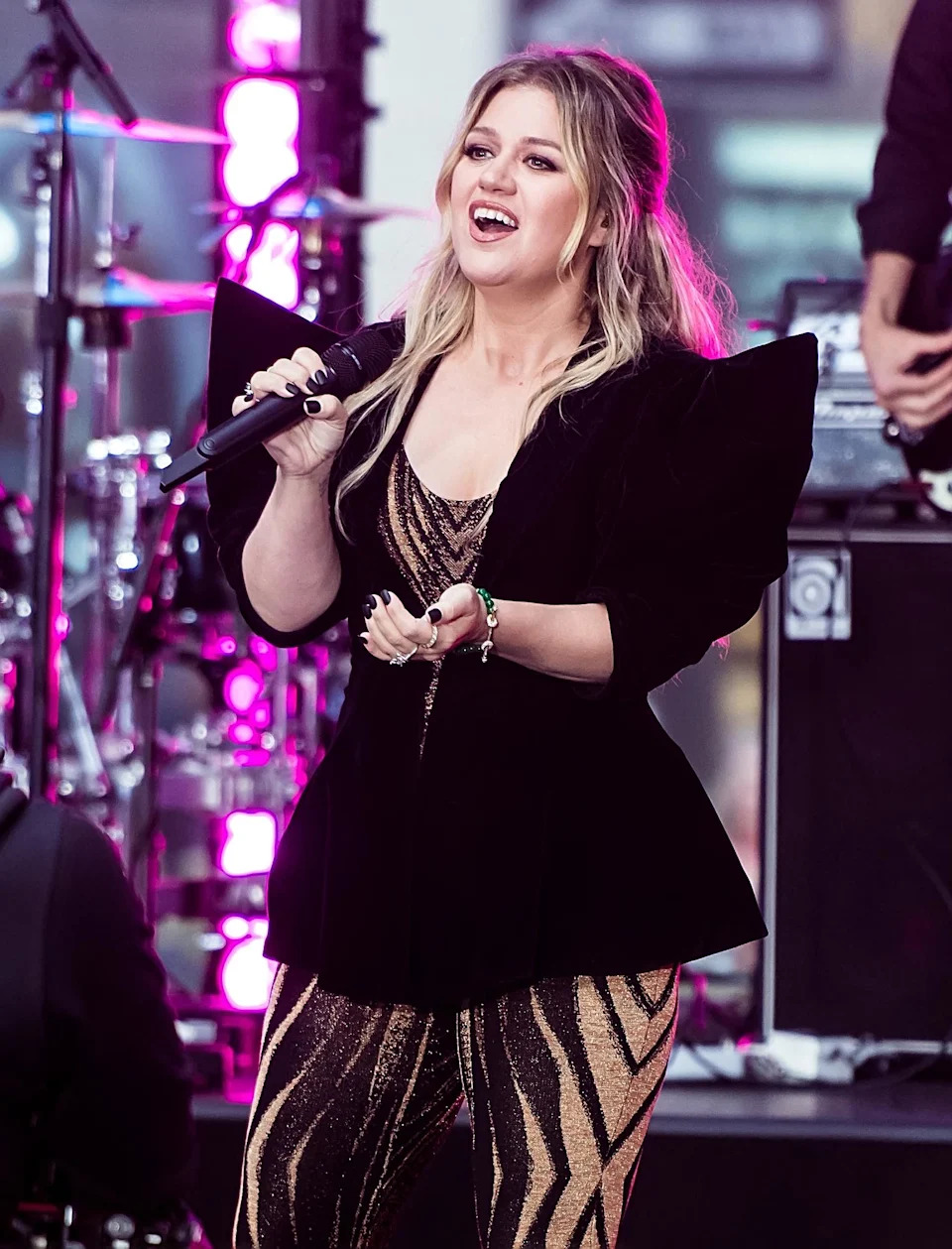 Kelly Clarkson performs on NBC's "Today" Show