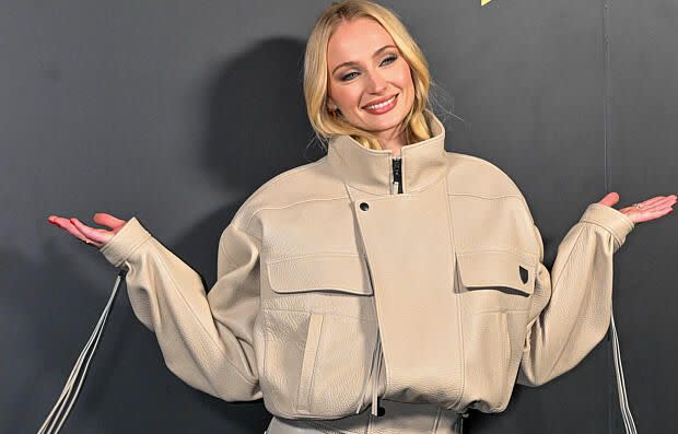 Sophie Turner révèle avoir accidentellement causé la rupture d’un couple d’acteurs