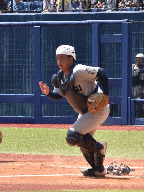 県大会決勝で活躍する仲丸陽大捕手=新潟市中央区のハードオフエコスタジアムで2025年7月26日午後0時15分、戸田紗友莉撮影