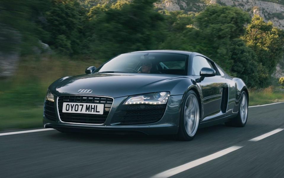 Audi R8 V8